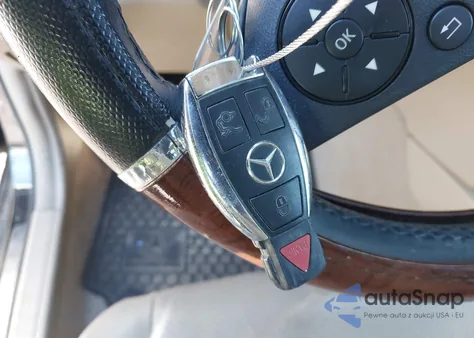 2011 Mercedes-Benz Glk 350 z USA, uszkodzony, nr VIN WDCGG5GBXBF562531